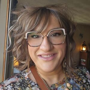 Meet your Posher, Angela